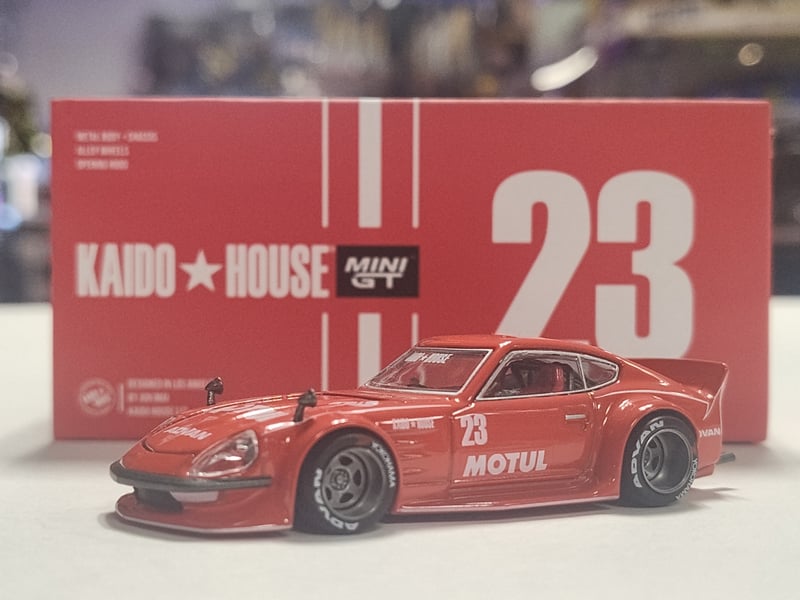 Datsun Fairlady Z Motul 23