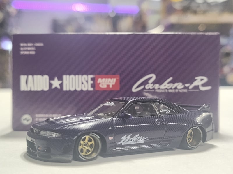 Nissan Skyline GT-R R34 Carbon R V2