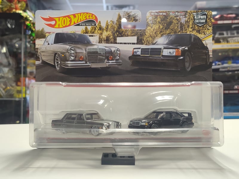 '72 Mercedes-Benz 280 SEL 4.5 & Mercedes-Benz 190E 2.5-16