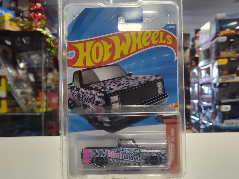 '83 Chevy Silverado Black Widow