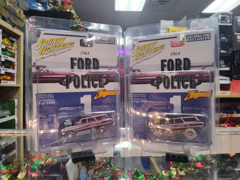 1964 Ford Country Squire - Chase and Normal